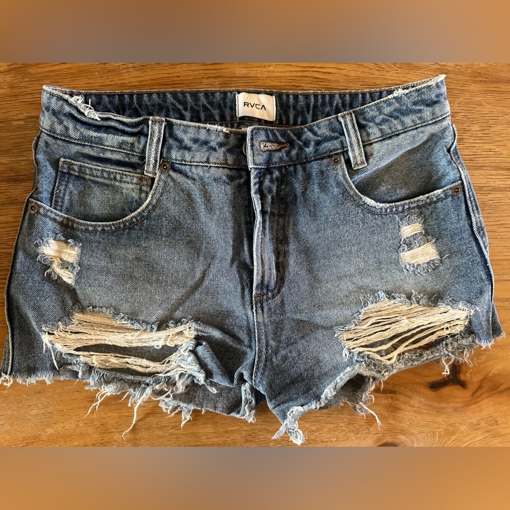 RVCA denim boyfriend shorts size 27, worn once